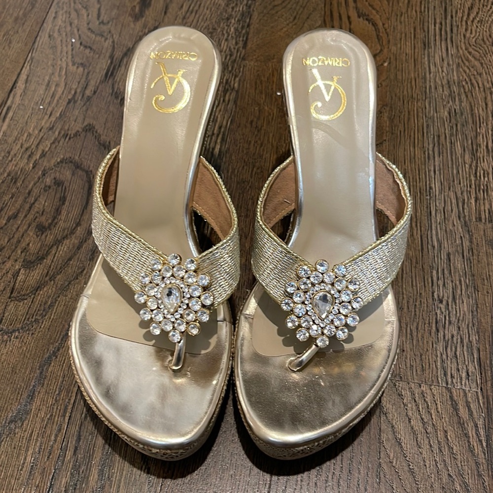 Jeweled thing wedge